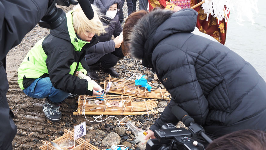 %e3%81%8a%e7%a5%9e%e9%85%92%e3%82%92%e4%b8%8a%e3%81%92%e3%82%8b